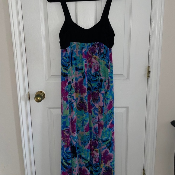 Black and Floral Maxi Dress - Picture 6 of 7